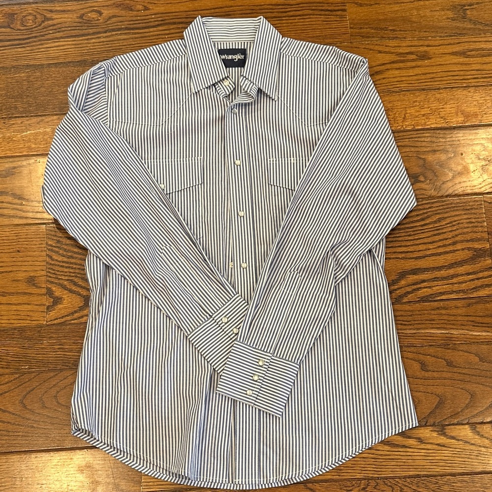 Wrangler Men's Navy and White Striped Button Down Shirt
